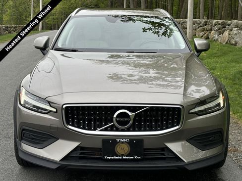 Used 2020 Volvo V60 T5 Cross Country AWD/4WD image 3
