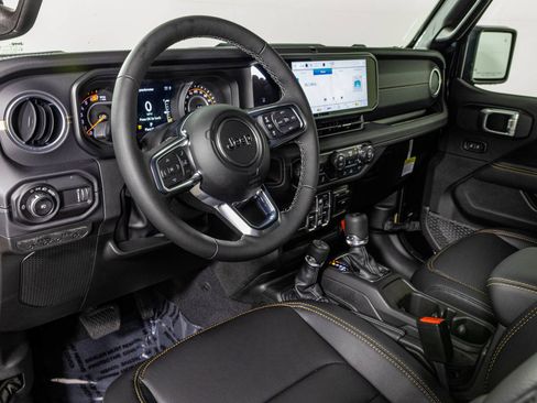 New 2026 Jeep Wrangler Unlimited Sahara AWD/4WD image 3