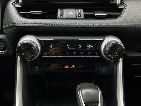 Used 2024 Toyota RAV4 XLE Premium FWD image 28