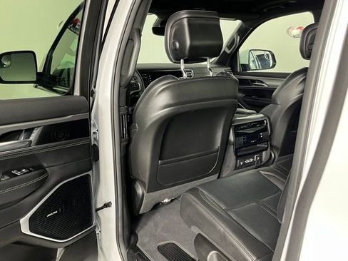 Used 2022 Jeep Wagoneer Series I AWD/4WD image 27