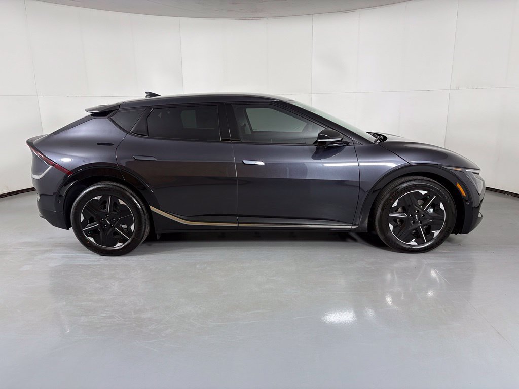 New 2026 Kia EV6 Wind RWD image 9