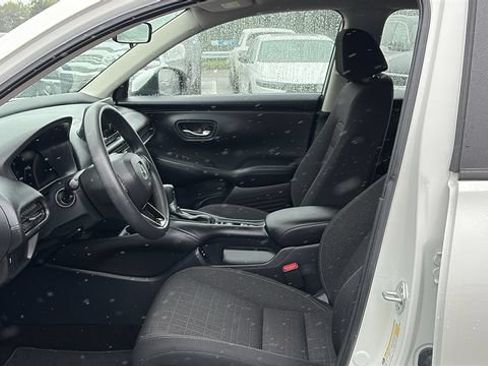 Used 2025 Honda HR-V LX image 10