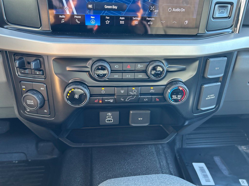New 2026 Ford F250 XLT w/ XLT Premium Package AWD/4WD image 19