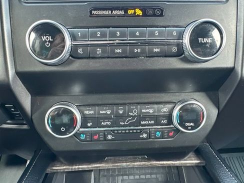 Used 2020 Ford Expedition Limited w/ Special Edition Package AWD/4WD image 19