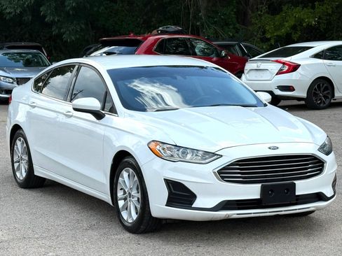 Used 2020 Ford Fusion SE FWD image 1