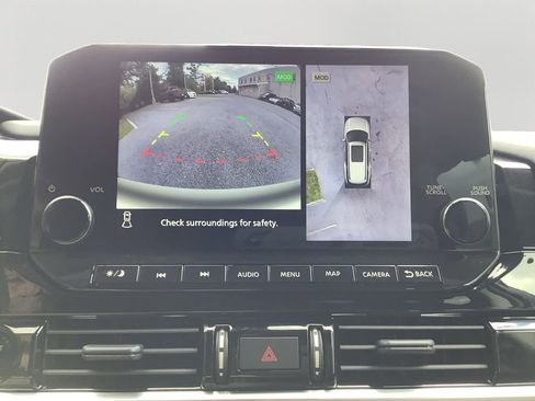 New 2025 Nissan Pathfinder SL w/ Black Appearance Package image 26