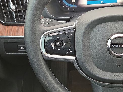 Certified 2023 Volvo XC60 B5 Plus w/ Climate Package image 21