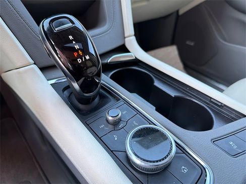 Certified 2022 Cadillac XT5 Premium Luxury image 28