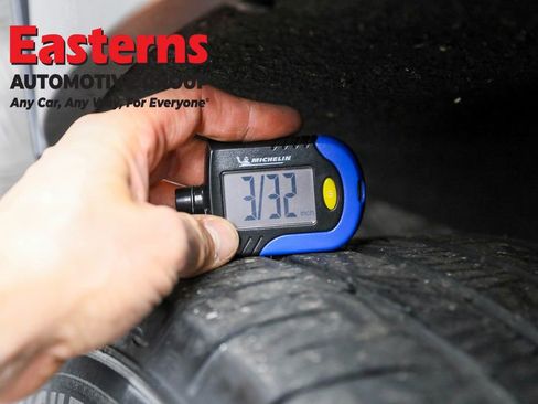 Used 2022 GMC Acadia SLT w/ Technology Package image 31