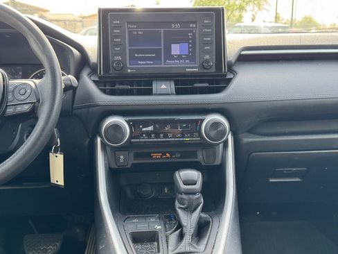 Used 2021 Toyota RAV4 LE image 15