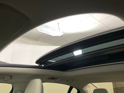 Used 2021 Volvo S60 T5 Inscription image 18