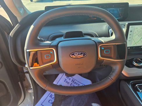 Used 2025 Ford Expedition Max Active RWD image 12
