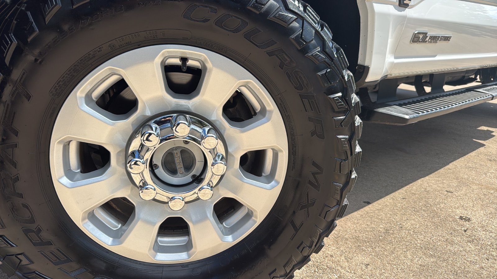 Used 2024 Ford F250 XLT w/ FX4 Off-Road Package AWD/4WD image 29