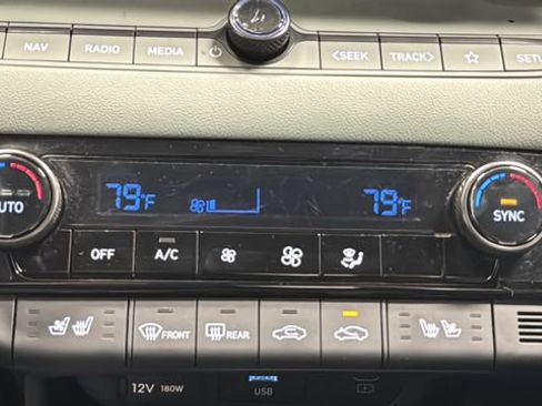 Used 2024 Hyundai Elantra Limited FWD image 18