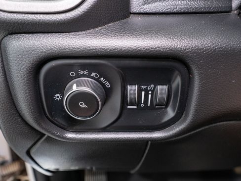 Used 2019 RAM 2500 Tradesman w/ Chrome Appearance Group AWD/4WD image 28