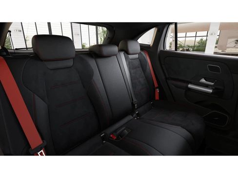 New 2026 Mercedes-Benz GLA 35 AMG 4MATIC image 4