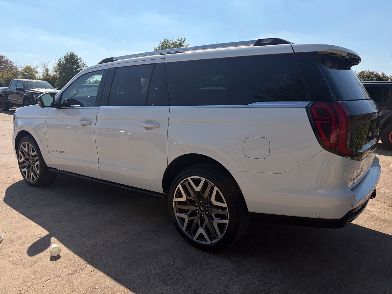 Used 2025 Ford Expedition Max Platinum w/ Platinum Ultimate Package AWD/4WD image 4