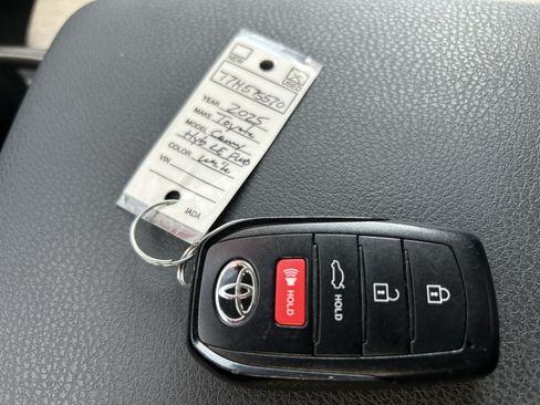 Used 2025 Toyota Camry LE FWD image 33
