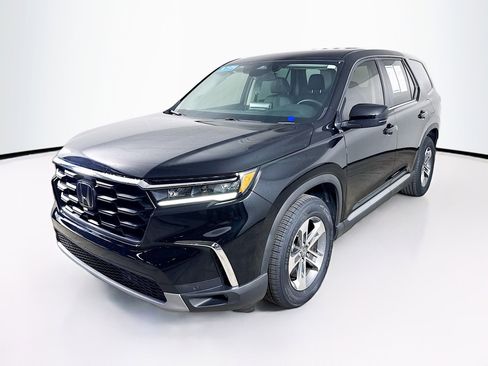 Certified 2025 Honda Pilot EX-L image 4