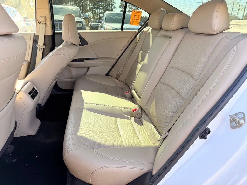 Used 2017 Honda Accord EX-L image 16