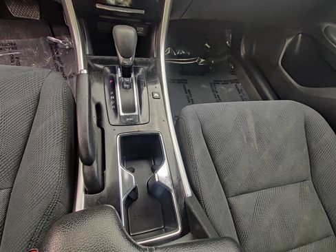 Used 2017 Honda Accord Hybrid Sedan image 16