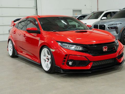 Used 2018 Honda Civic Type R image 16