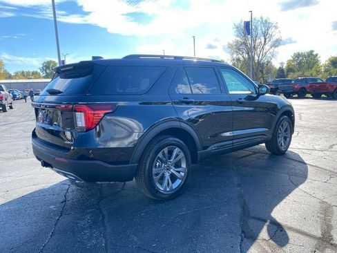 New 2026 Ford Explorer Active w/ Active Comfort Package image 7