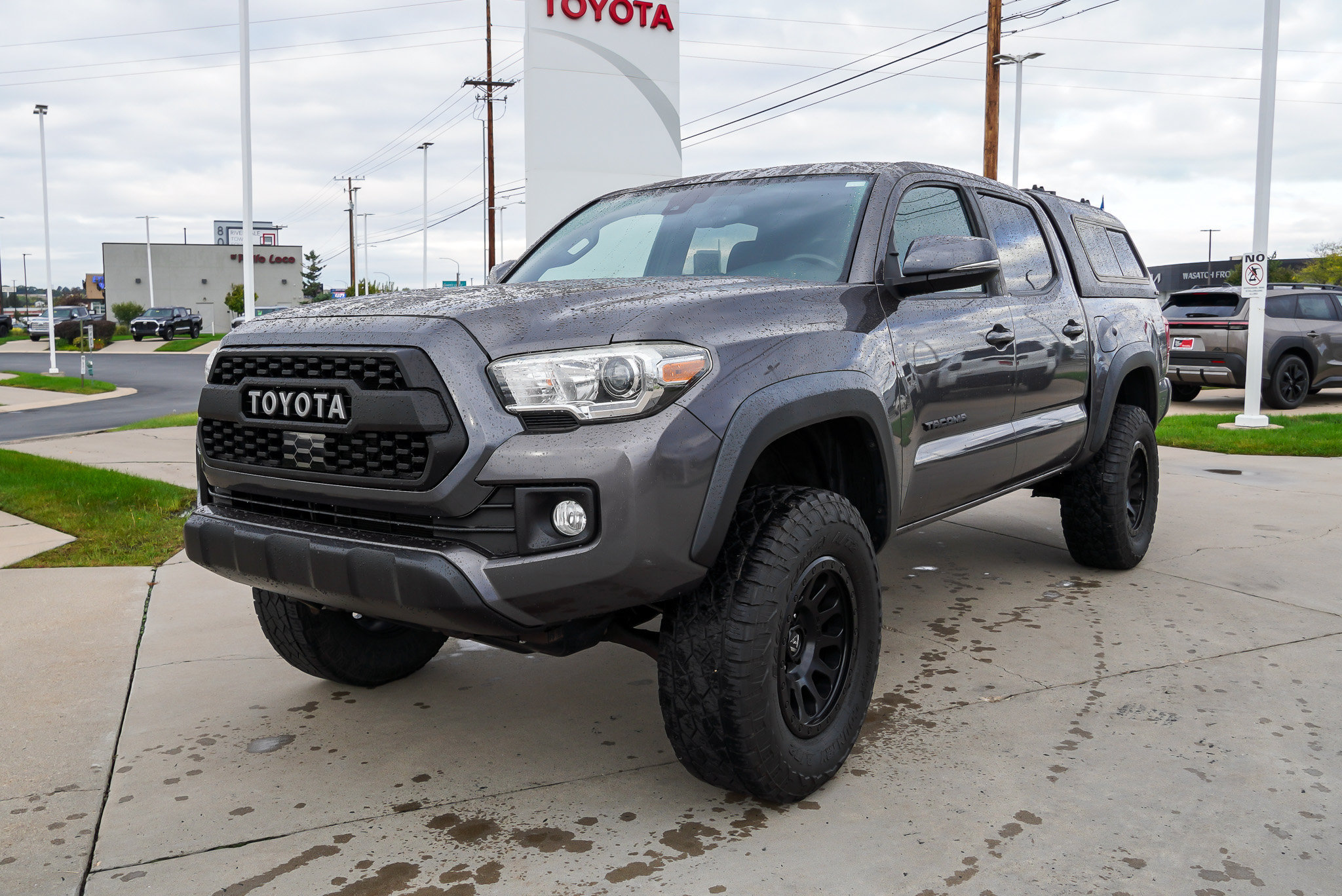 Certified 2019 Toyota Tacoma TRD Off-Road AWD/4WD image 4