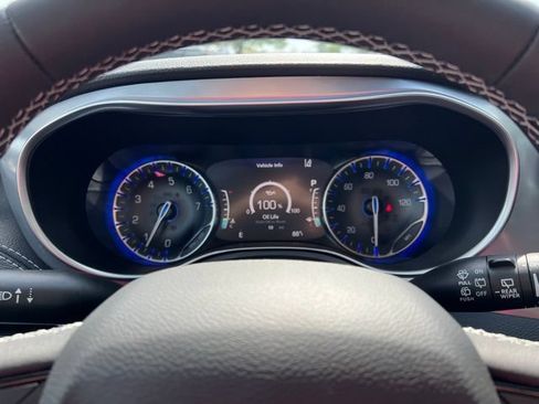 New 2025 Chrysler Pacifica Limited FWD image 14