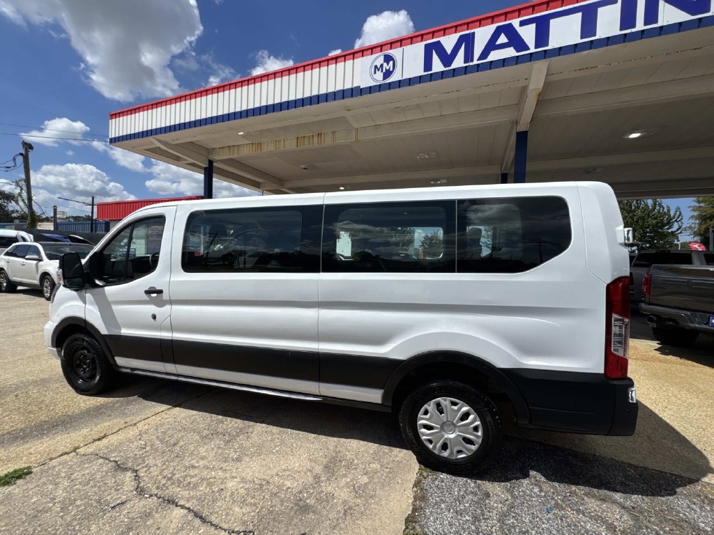 Used 2023 Ford Transit 350 XLT RWD image 4