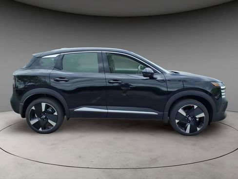 New 2026 Nissan Kicks SR w/ SR Premium Package AWD/4WD image 10