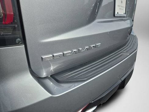 Used 2023 Cadillac Escalade ESV Premium Luxury AWD/4WD image 47