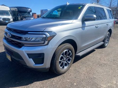 Certified 2022 Ford Expedition XLT AWD/4WD image 3