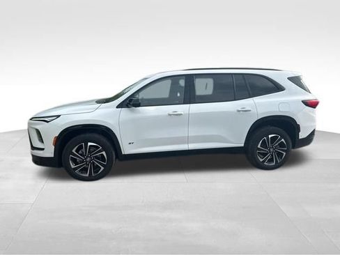 Used 2025 Buick Enclave Sport Touring w/ Super Cruise Package FWD image 2