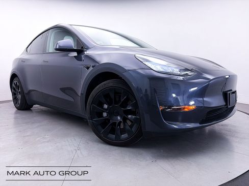 Used 2022 Tesla Model Y Long Range image 1