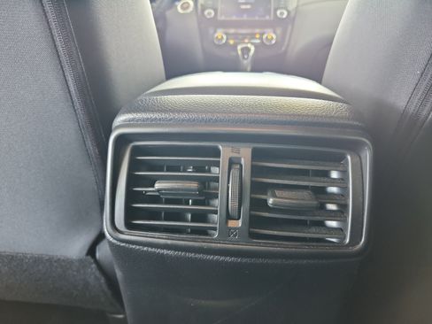 Used 2022 Nissan Rogue Sport SV FWD image 18