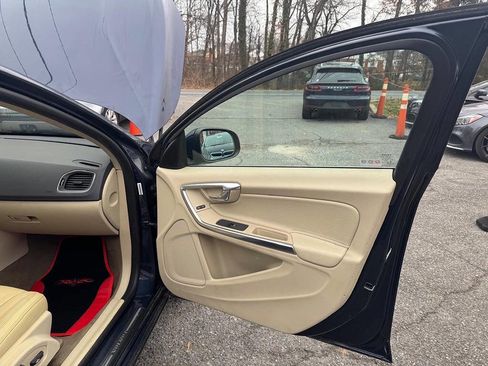 Used 2014 Volvo S60 T5 image 16