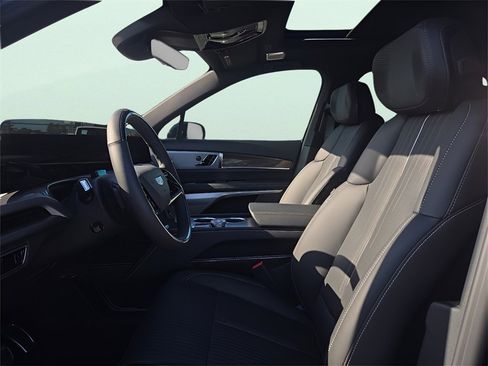 New 2026 Cadillac Vistiq Sport image 23