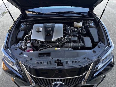 Used 2021 Lexus ES 300h w/ Premium Package image 18