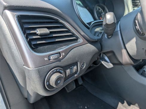 Used 2021 Jeep Cherokee Limited AWD/4WD image 19