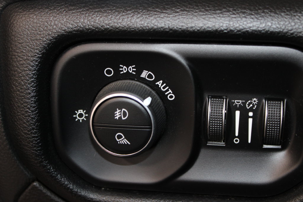 Used 2022 RAM 1500 Laramie AWD/4WD image 27