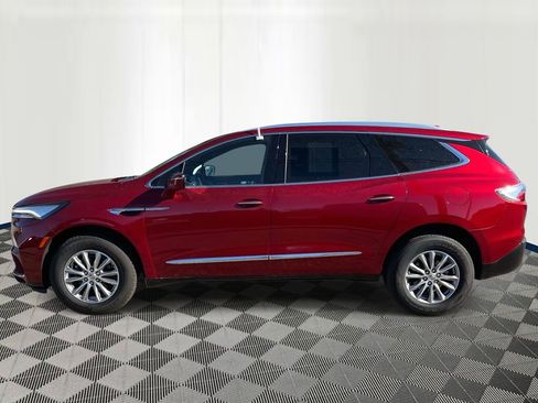 Used 2024 Buick Enclave Premium image 2