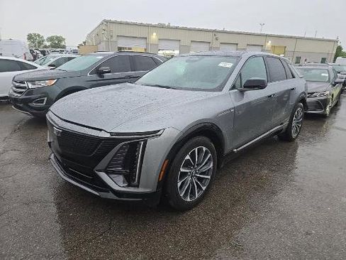 Used 2024 Cadillac Lyriq Sport AWD/4WD image 3