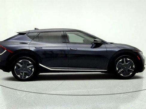 Used 2025 Kia EV6 Light w/ Light LR Technology Package RWD image 4