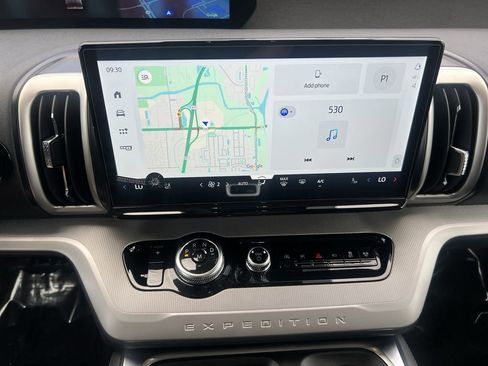 New 2025 Ford Expedition Max Active image 25