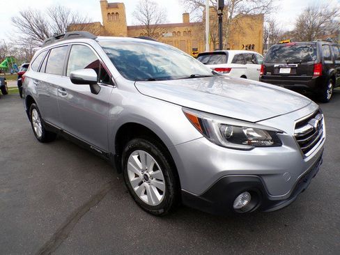 Used 2019 Subaru Outback 2.5i Premium image 5