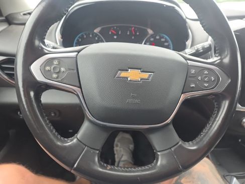 Used 2020 Chevrolet Traverse LT FWD image 9