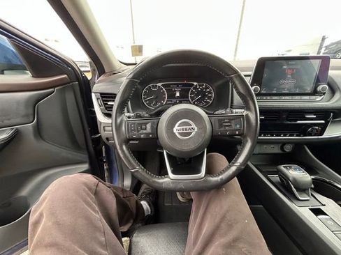 Used 2021 Nissan Rogue SV w/ Premium Package image 13