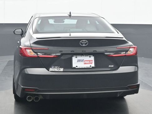 Used 2025 Toyota Camry XSE FWD image 5