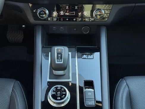 New 2025 Mitsubishi Outlander SEL Black Edition image 24